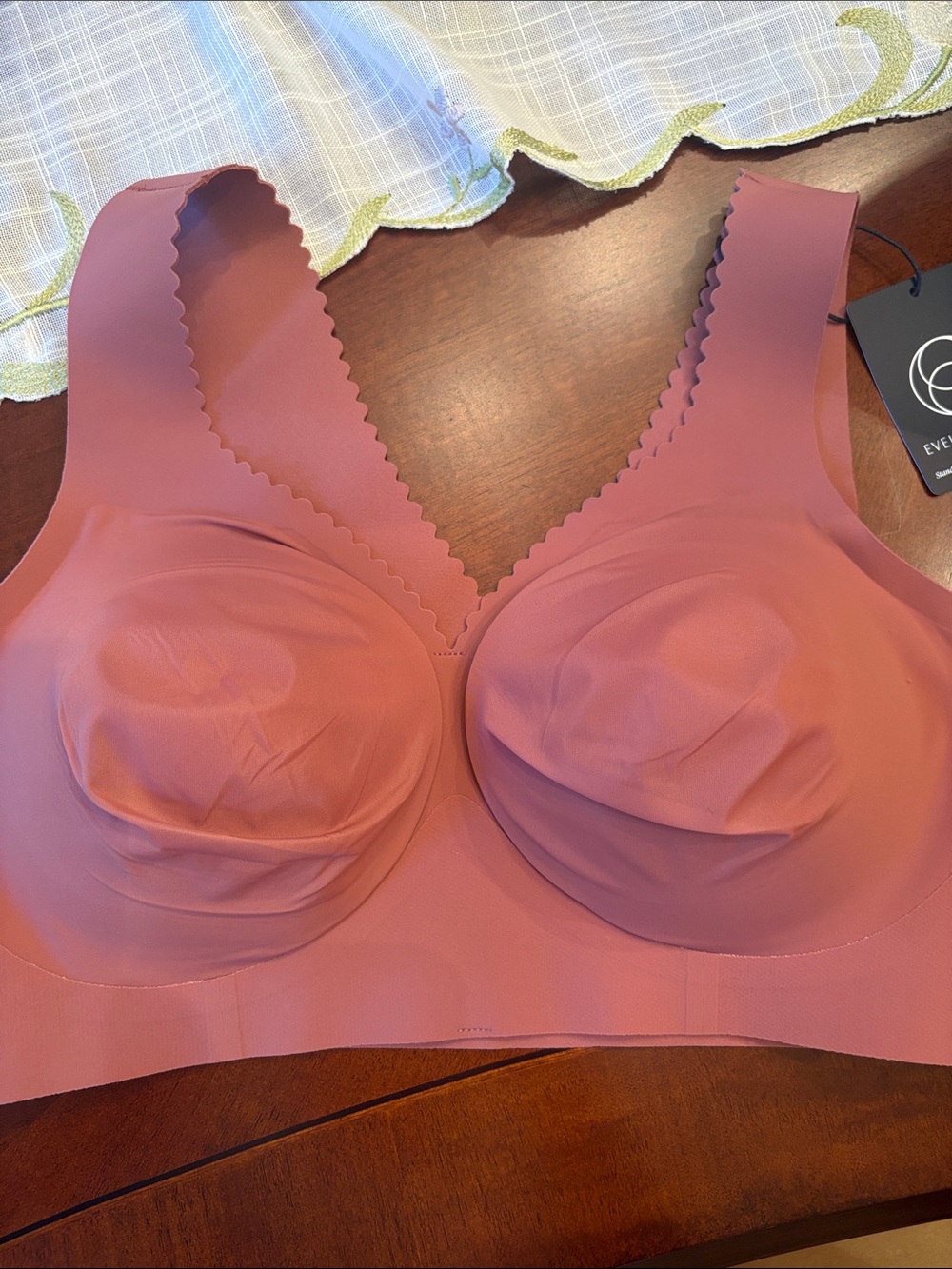 Evelyn & Bobbie the Evelyn bra size medium pink canyon brand new